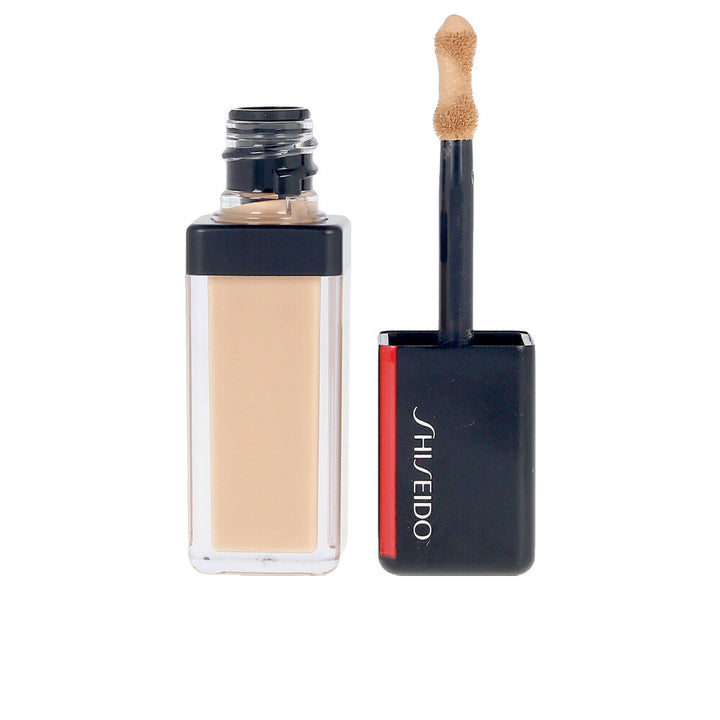 5.8 ml curved-aplicator liquid concealer tube, shade 102 Fair, long-wear