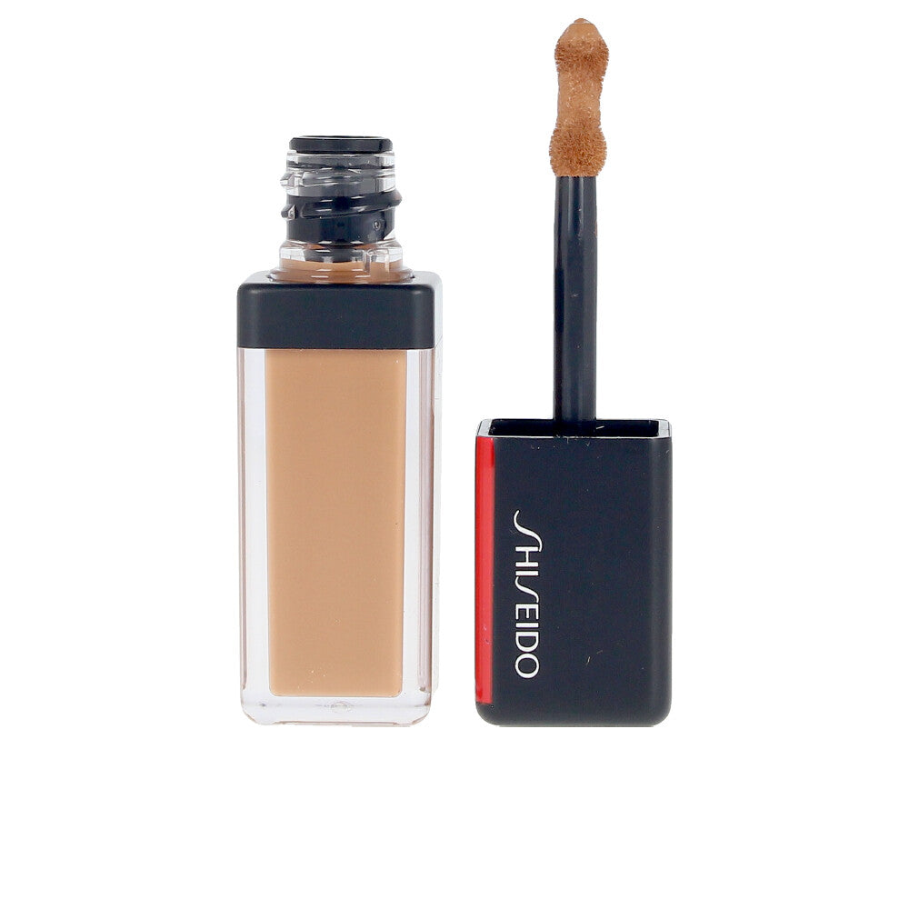 5.8 ml curved-aplicator liquid concealer tube, shade 102 Fair, long-wear