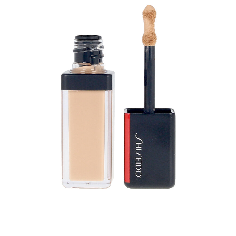 5.8 ml liquid concealer tube with curved applicator, medium shade 302