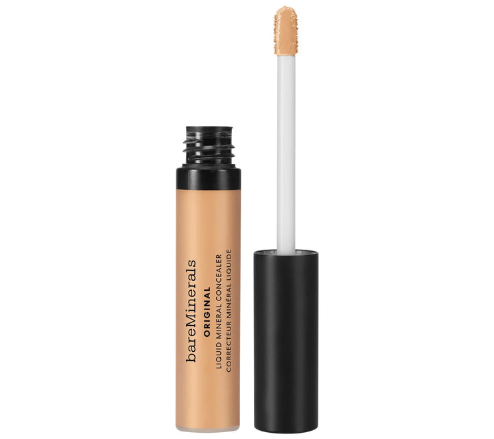 6 ml tube of hydrating liquid concealer, light/medium shade, applicator wand