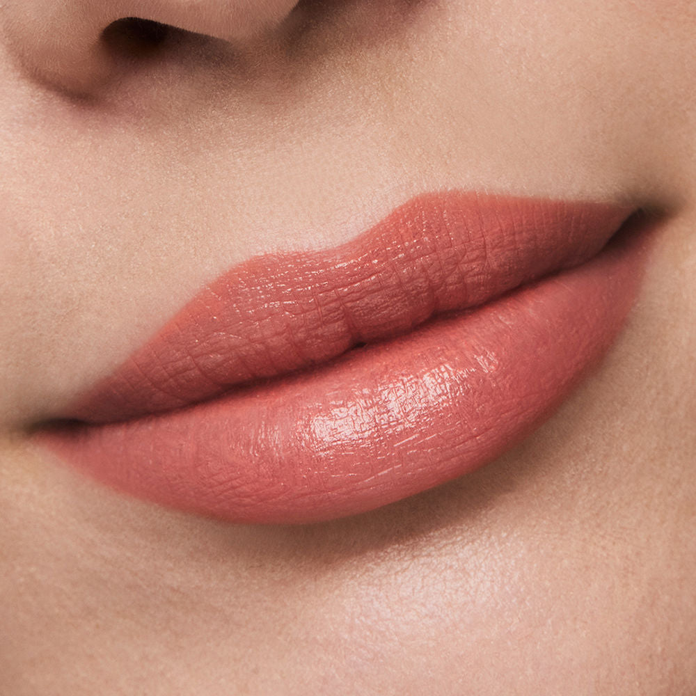 Satin Hi‑Lustre lipstick bullet in Tiger Eye, 3.5 g, luminous finish