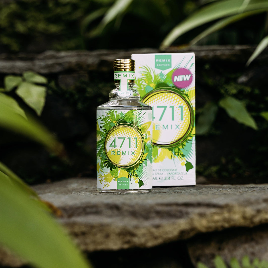 100 ml green glass bottle, floral‑fruity Unisex eau de cologne with cedar base