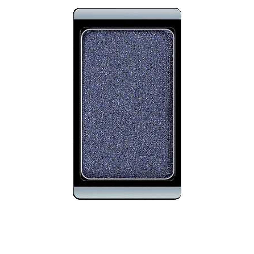 Single refillable pearl eyeshadow pan in deep blue, 0.8 g
